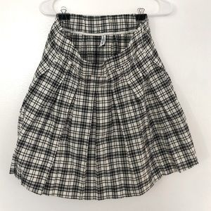 Plaid Pleated Mini Skirt black and white size large Stradivarius